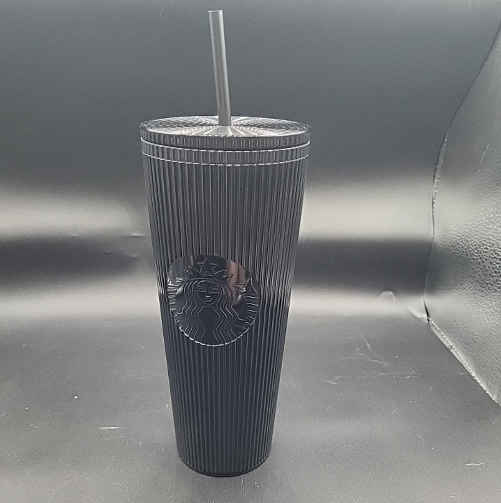 Starbucks Black Pleated Plastic Cold Cup Tumbler 24 oz Straw Included Excellent